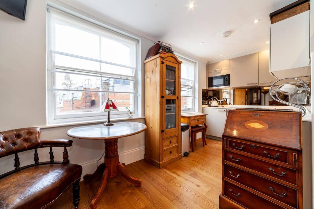 Outstanding Antique 1Br Flat In Soho Apartment Лондон Екстериор снимка