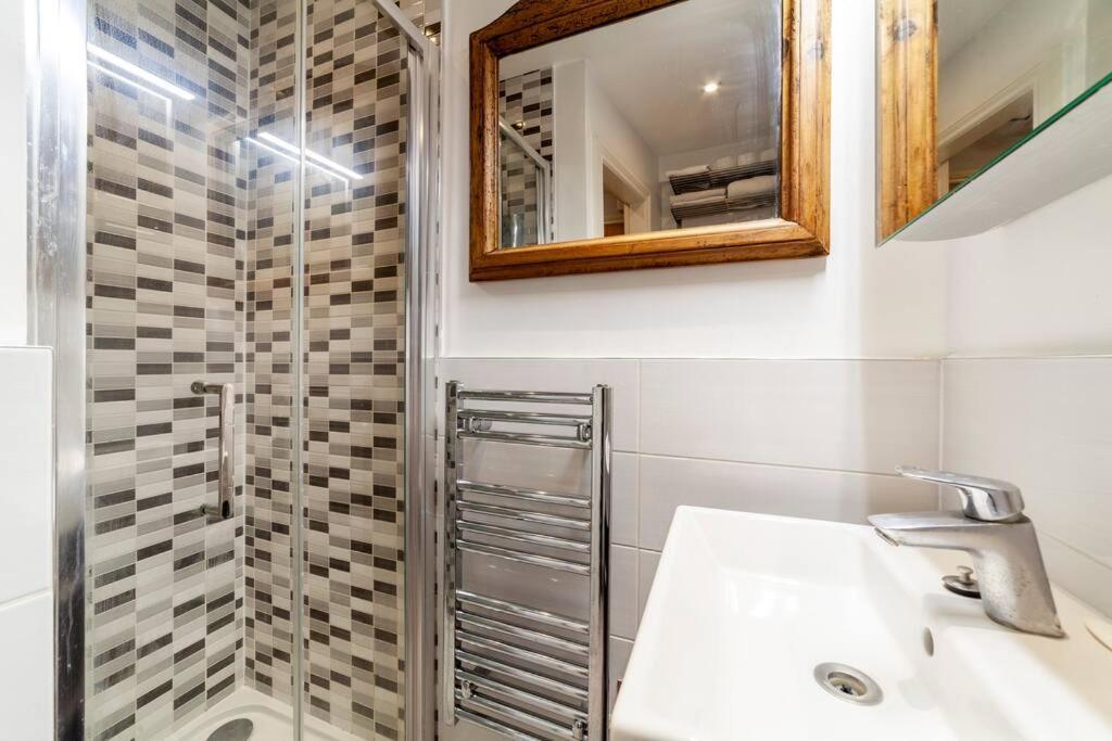 Outstanding Antique 1Br Flat In Soho Apartment Лондон Екстериор снимка