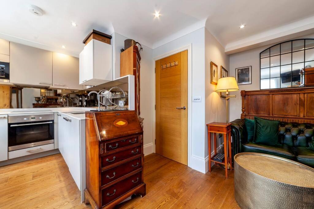 Outstanding Antique 1Br Flat In Soho Apartment Лондон Екстериор снимка
